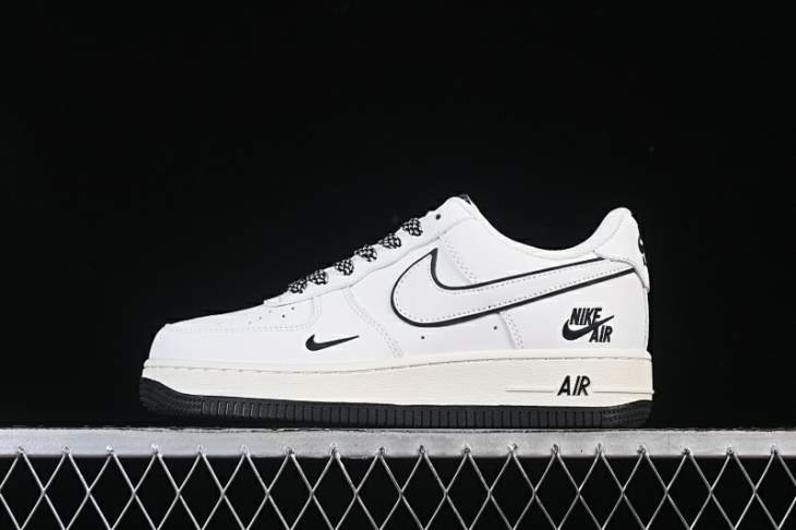 Picture of Air Force 1 _SKUfw21617943478493990fw
